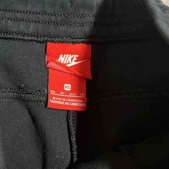 Nike joggers - Picture 2 of 2